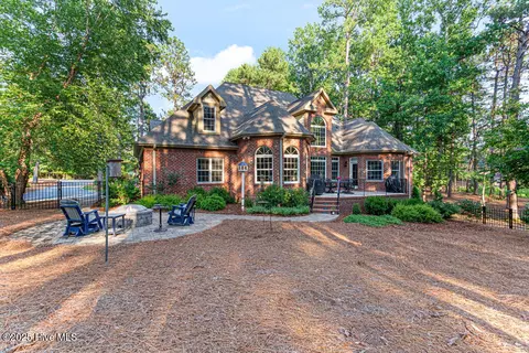 Exterior - 38 Kilbride Dr, Pinehurst, NC 28374 photo 4 of 9