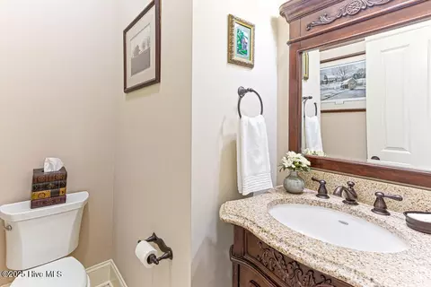 Bath - 38 Kilbride Dr, Pinehurst, NC 28374 photo 4 of 6