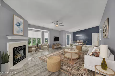 4110 Breezewood Dr #203, Wilmington, NC 28412
