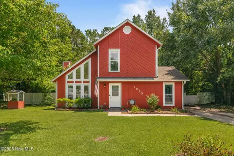 1010 Springdale Dr, Jacksonville, NC 28540