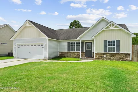 114 Rosemary Ave, Hubert, NC 28539