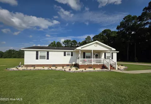 2201 Odom Rd, Clinton, NC 28328