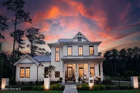 7222 Saddleworth Trl, Wilmington, NC 28405