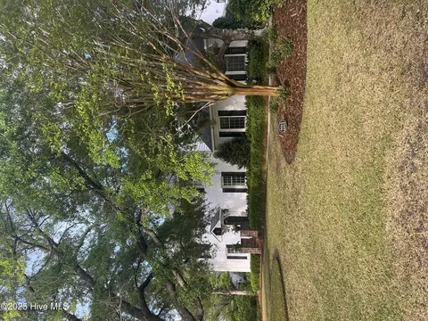 2213 Waverly Dr, Wilmington, NC 28403