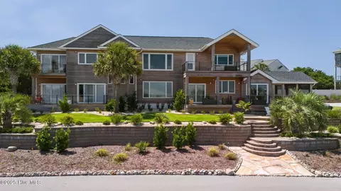 10104 Sea Breeze Dr, Emerald Isle, NC 28594