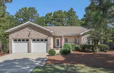 5 Vinson Ln, Pinehurst, NC 28374