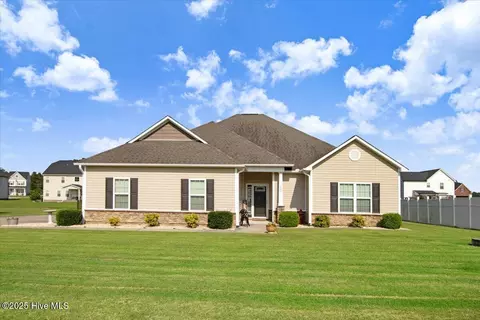 202 Coffman Dr, Pikeville, NC 27863