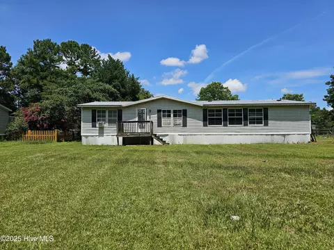 255 Pond Rd, Rocky Point, NC 28457