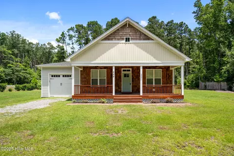 255 Dan Owen Dr, Hampstead, NC 28443