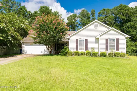 103 W Pebble Ct, Jacksonville, NC 28546