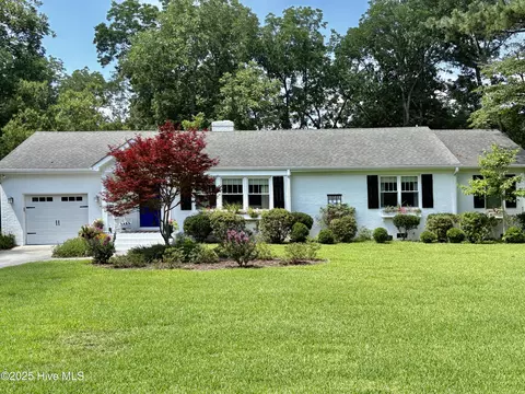 4504 Country Club Rd, New Bern, NC 28562