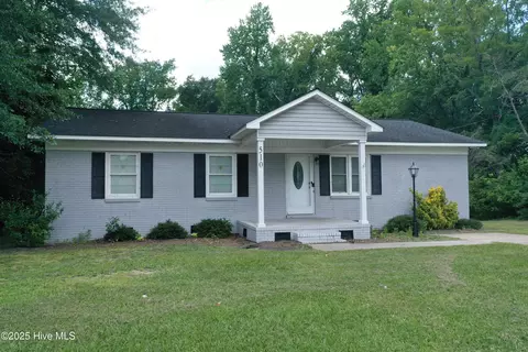 510 Village St, Bladenboro, NC 28320