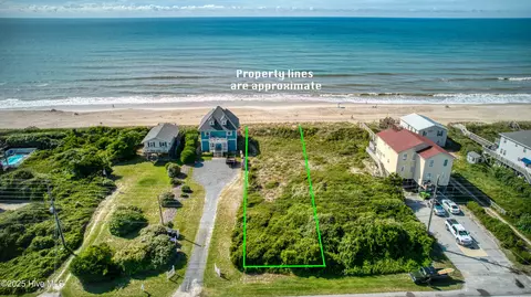 3820 Island Dr, North Topsail Beach, NC 28460