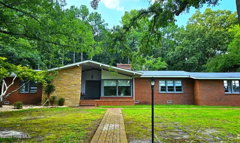 412 Mosley Dr, Rocky Mount, NC 27804