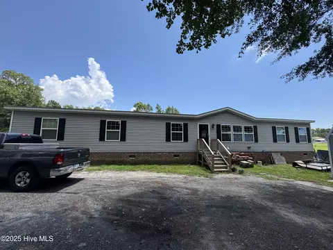 333 Farin Ward Rd, Stella, NC 28582