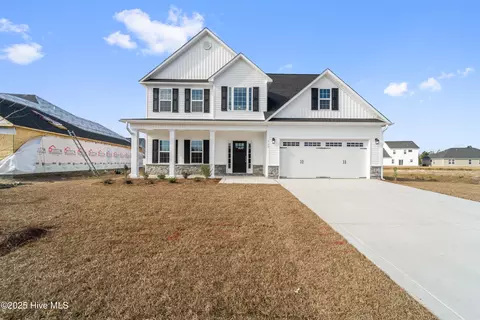 718 Regiment Rd, Jacksonville, NC 28546