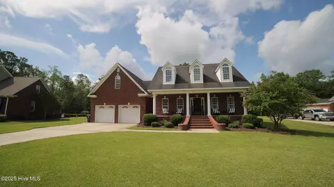 355 Cape Fear Dr, Whiteville, NC 28472