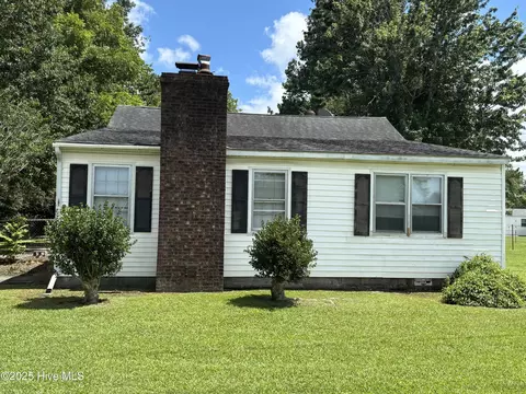 425 E Thurman Rd, New Bern, NC 28560