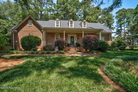 4711 Country Club Dr N, Wilson, NC 27896