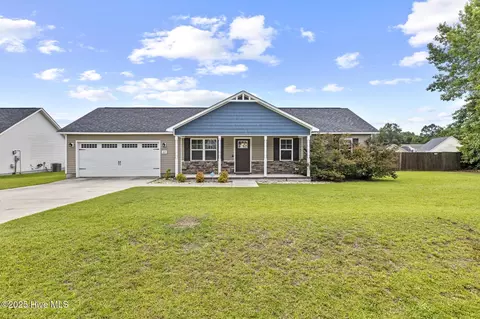 205 Peaceful Ln, Hubert, NC 28539