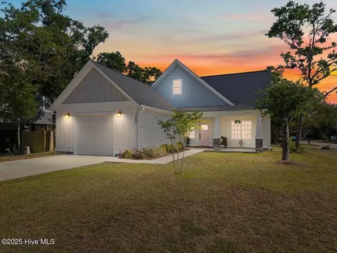 2101 E Oak Island Dr, Oak Island, NC 28465