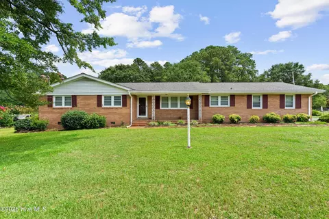 612 Ridge Dr, Goldsboro, NC 27530