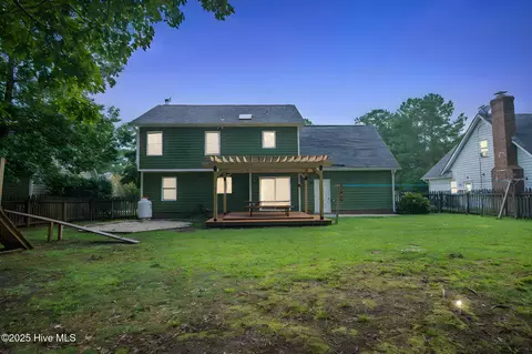 95 Archdale Dr, Jacksonville, NC 28546