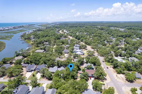 101 SW 17th St, Oak Island, NC 28465