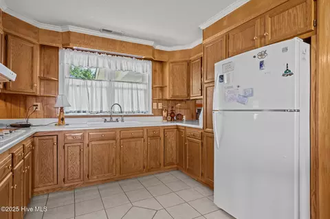 Kitchen - 233 Shell Hill Rd, Sea Level, NC 28577 photo 4 of 6