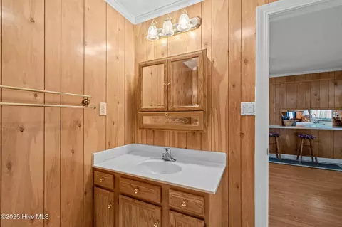 Bath - 233 Shell Hill Rd, Sea Level, NC 28577 photo 2 of 4