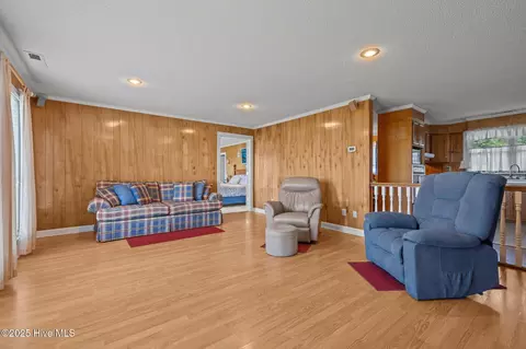 Living - 233 Shell Hill Rd, Sea Level, NC 28577 photo 3 of 5
