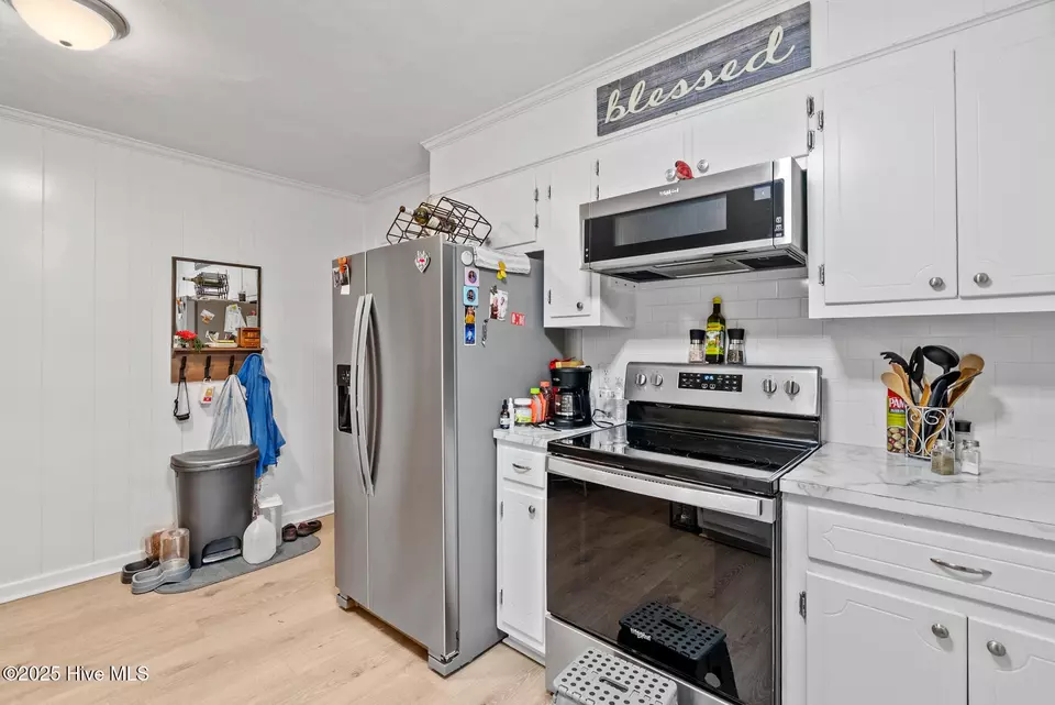 Kitchen - 1613 Ulster Dr, Elizabeth City, NC 27909 photo 3 of 5