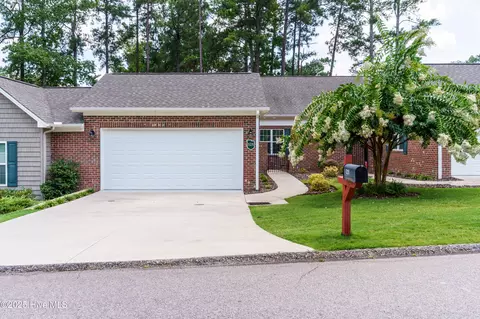 525 Lighthorse Cir, Aberdeen, NC 28315