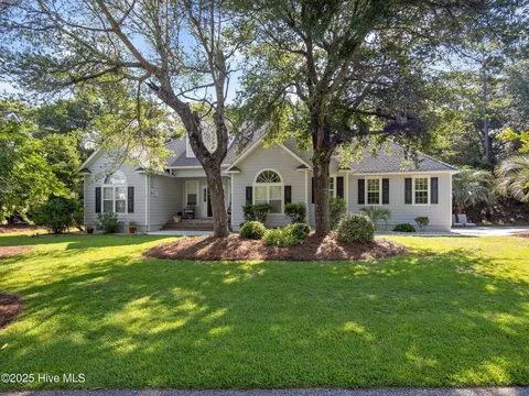 9706 Ashley Pl, Emerald Isle, NC 28594
