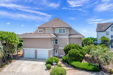 1 Northridge Ln, Wrightsville Beach, NC 28480