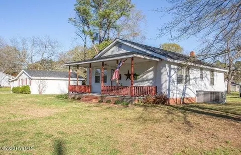 120 Stilwell St, Rockingham, NC 28379