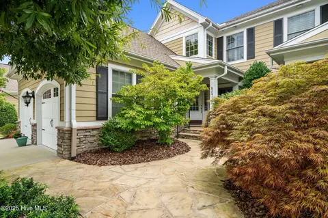 507 Cottage Ln, Southern Pines, NC 28387