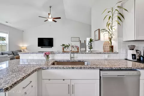 Kitchen - 3986 Eclipse Ave, Leland, NC 28451 photo 4 of 6