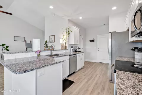 Kitchen - 3986 Eclipse Ave, Leland, NC 28451 photo 3 of 6