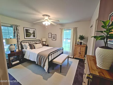 Bedroom - 3117 Coras Grove Rd, Watha, NC 28478 photo 4 of 6