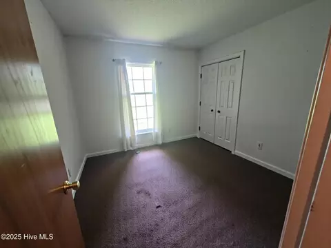 Bedroom - 3117 Coras Grove Rd, Watha, NC 28478 photo 5 of 6