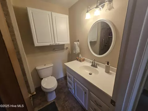 Bath - 3117 Coras Grove Rd, Watha, NC 28478 photo 2 of 3