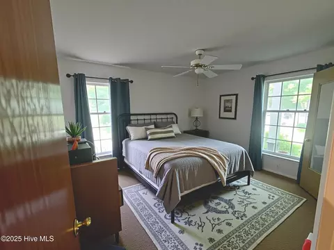 Bedroom - 3117 Coras Grove Rd, Watha, NC 28478 photo 2 of 6