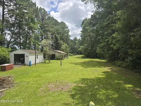 Exterior - 3117 Coras Grove Rd, Watha, NC 28478 photo 5 of 5