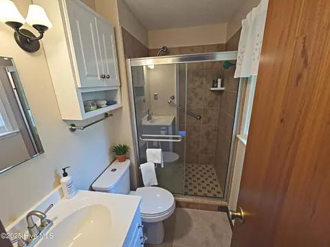 Bath - 3117 Coras Grove Rd, Watha, NC 28478 photo 1 of 3