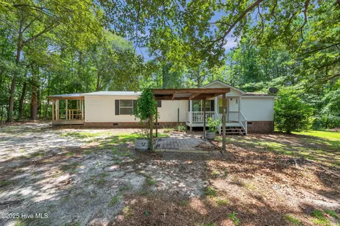 2092 John Henry Store Rd, Currie, NC 28435