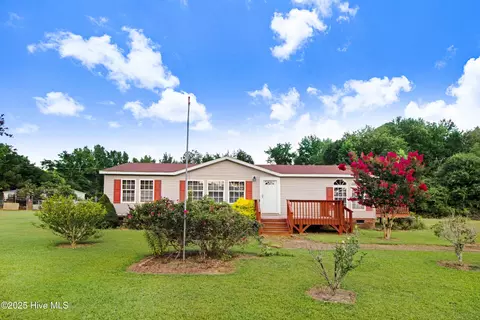 134 Starline Rd, Selma, NC 27576