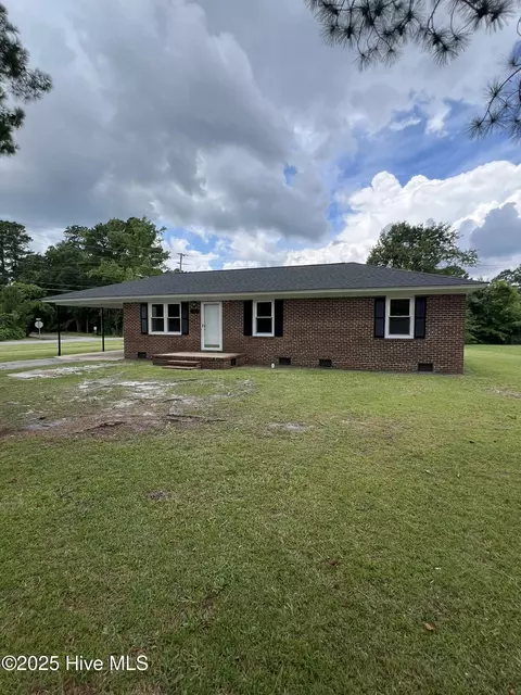 1001 Able St, Elizabethtown, NC 28337