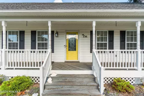 117 NE 22nd St, Oak Island, NC 28465