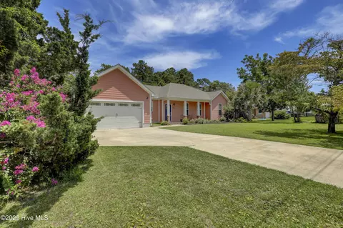 116 Sherrill Loop Rd, Sneads Ferry, NC 28460